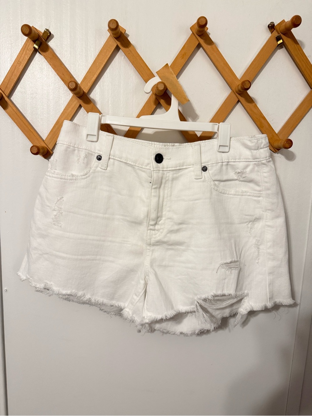 aerie Women’s White Distressed Denim Jean Shorts